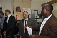 Médias: l’Ambassadeur américain Terence McCulley visite radio Fréquence vie et radio Espoir